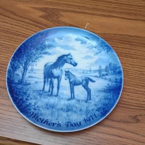 Blue Mother's Day 1971 Decorative Plate